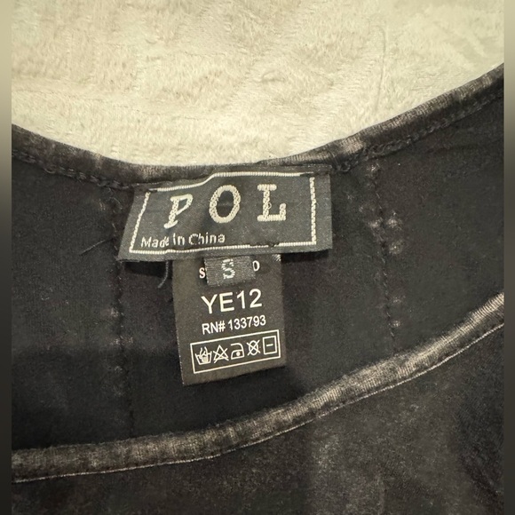 POL Sleeveless Black Top open sides back embroidered applique - Picture 4 of 6